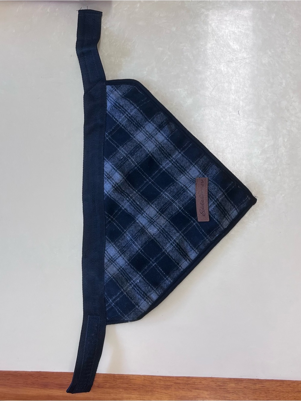 Eddie Bauer Navy Plaid and Sherpa Reversible Dog Bandana Size Large Velcro